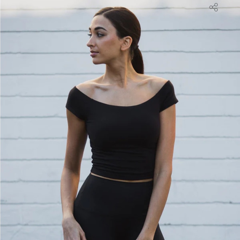 Montiel Activewear - Asha off the shoulder, cropped top - US S(4-6)